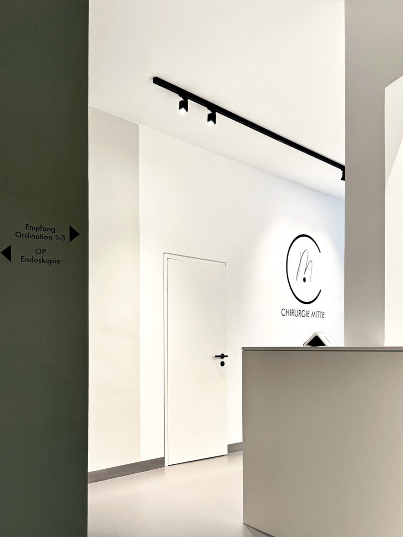 Chirurgie Mitte, Wien, Einblick in den Empfangsbereich, geplant durch fineconnect