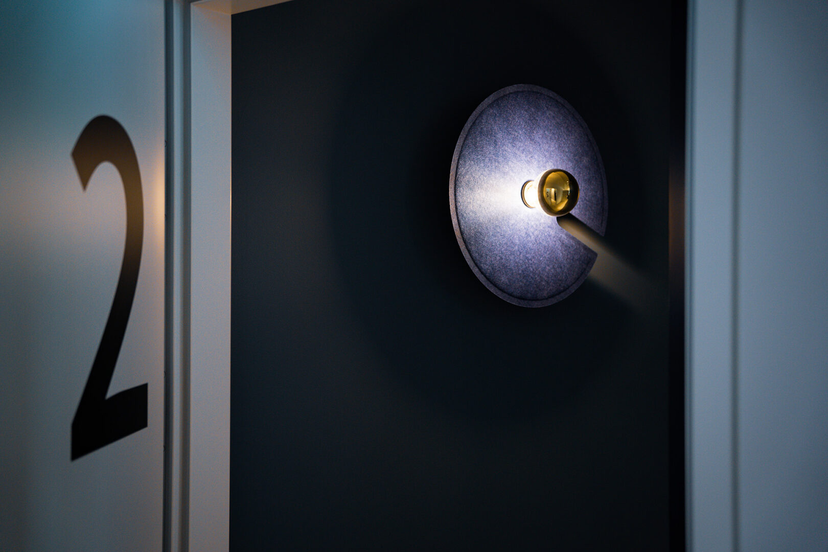 dunkle Details, Lampe, fineconnect