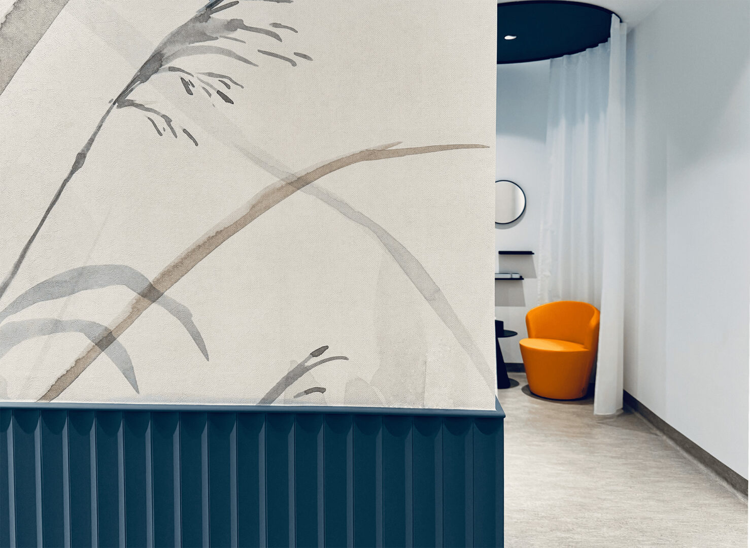 Gynäkologische Praxis mit Stil, Blick in den Umkleideraum, Ordinationsprojekt von fineconnect umgesetzt.