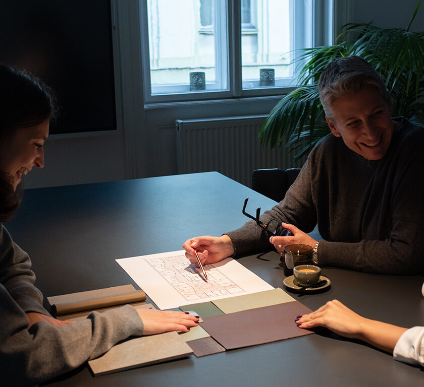 Team fineconnect Geschäftsführerin Andrea Gartenmaier, mit Marianne Awad und Nicole Gartenmaier, Ordinationsplanung und Innenarchitektur für medizinische Räume